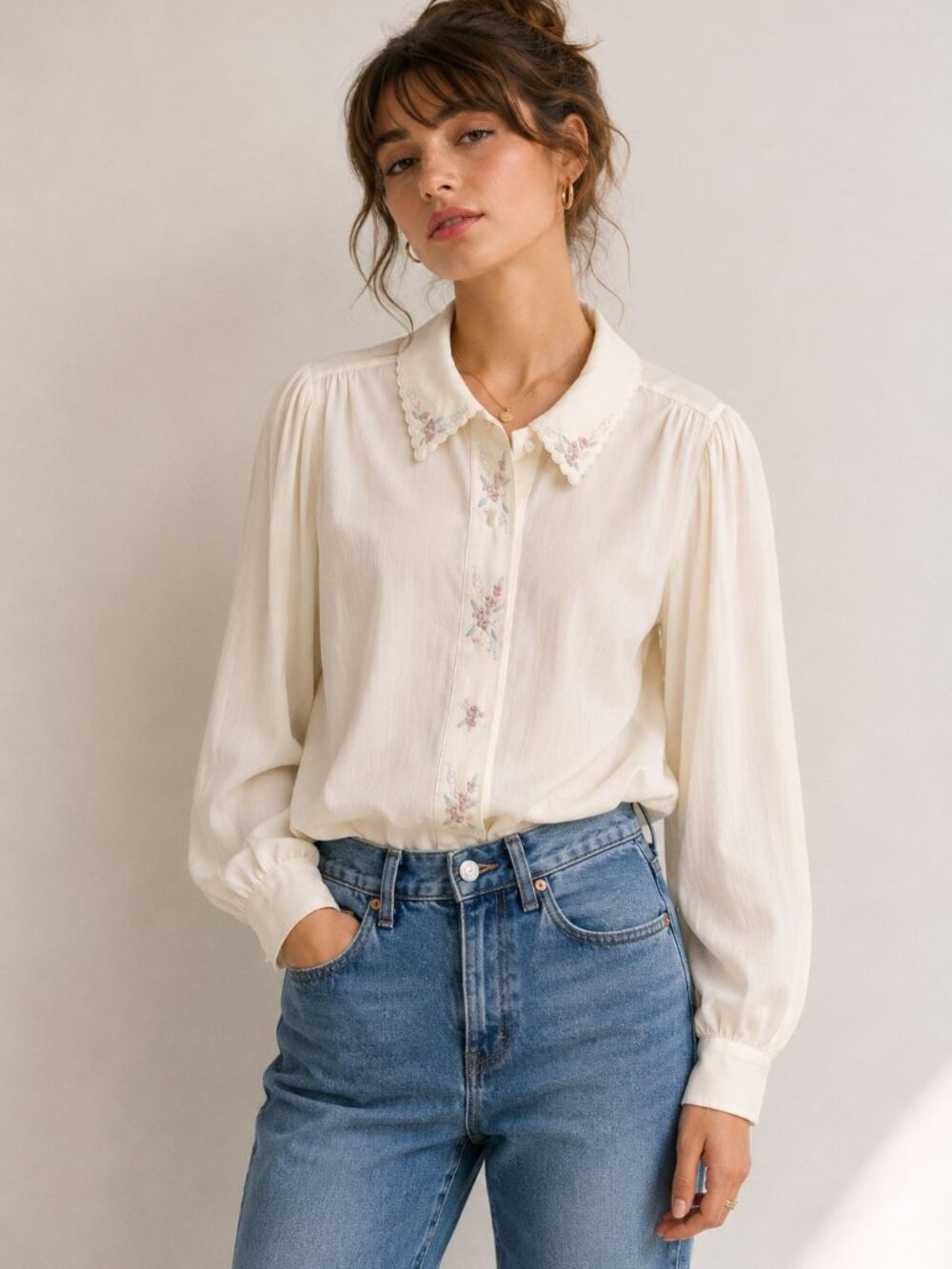 Simple Retro Cream Blouse XS Embroidered Floral Pleated Cottagecore Long Sleeve